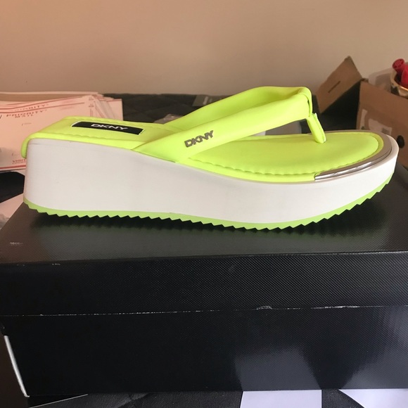 DKNY sandals - Picture 1 of 4